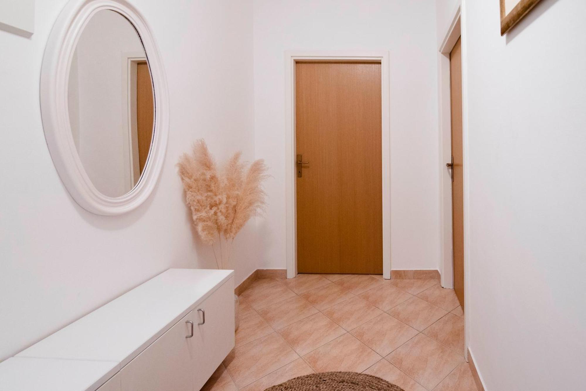Apartman Karla Sinj Ngoại thất bức ảnh